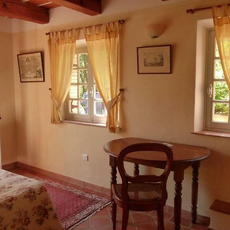サント・マキシム Le Bastidon Saint-Michel Bed & Breakfast エクステリア 写真